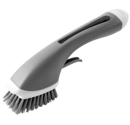 Liquid cleaning brush